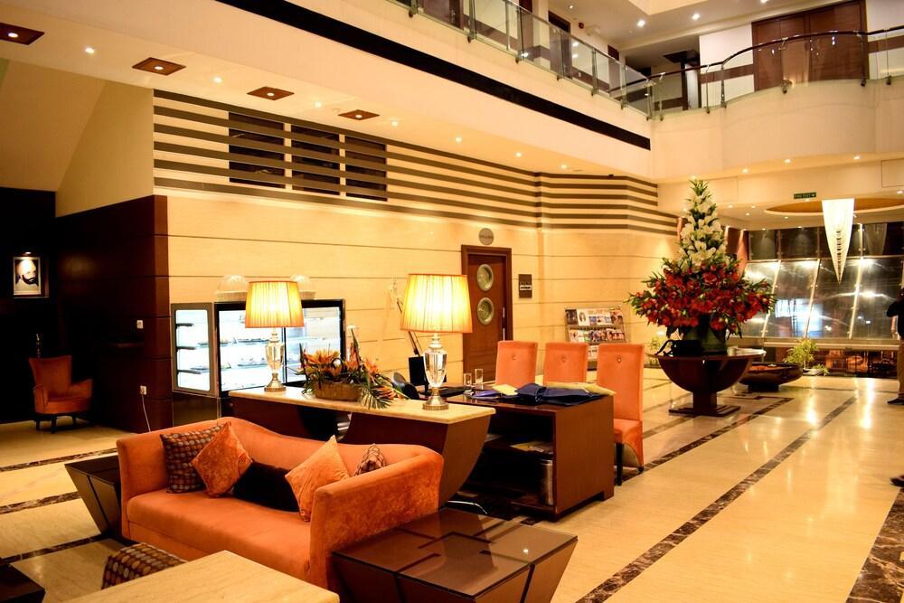Hotel Royal Cliff Канпур Экстерьер фото