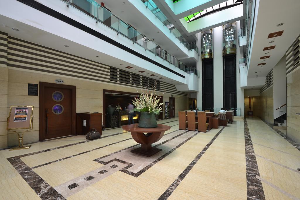 Hotel Royal Cliff Канпур Экстерьер фото