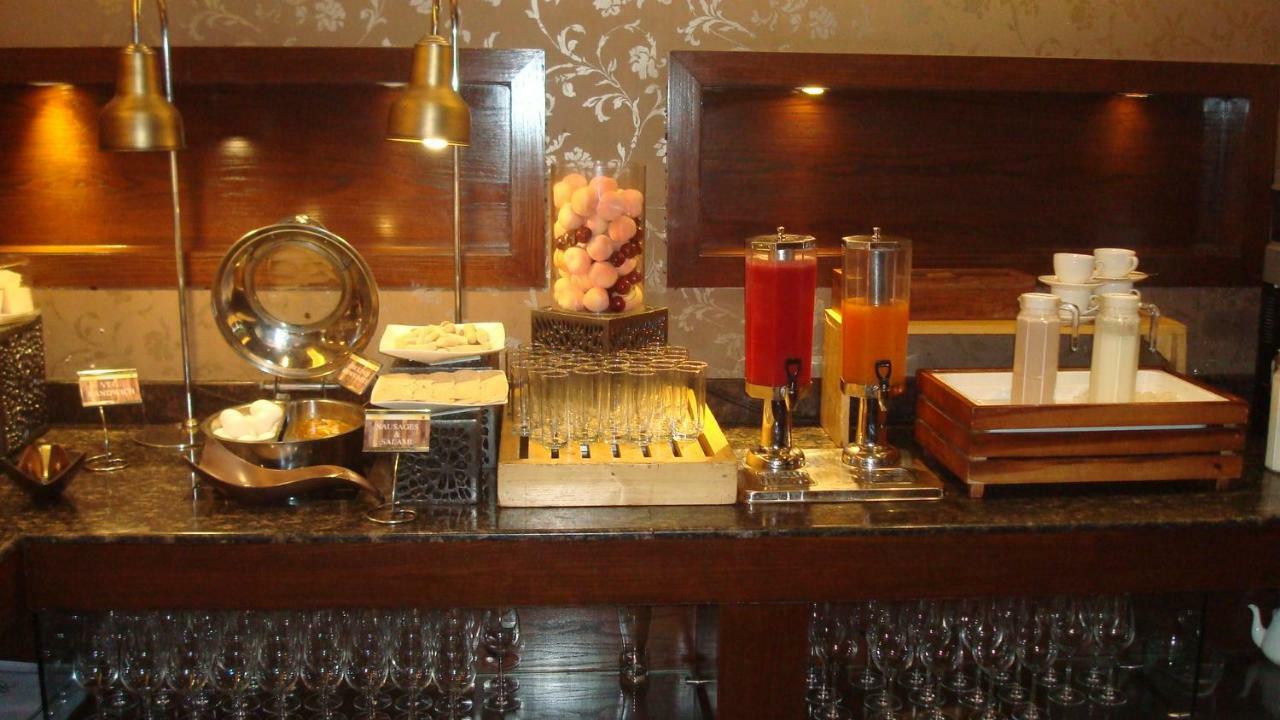 Hotel Royal Cliff Канпур Экстерьер фото